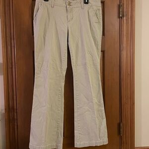 Arizona Jean Co. Tan/ Khaki‎ Flare Juniors Pants, Size 13 Average